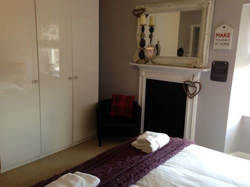 Eaton House Hotel Pembroke Ngoại thất bức ảnh